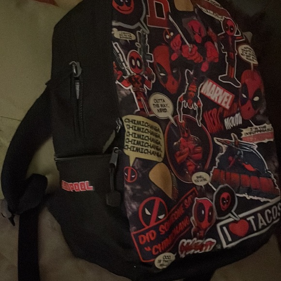Deadpool book bag - Picture 2 of 3
